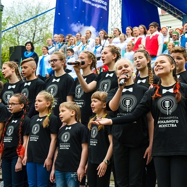 Детская школа вокального искусства побывала с гастролями в Озерске