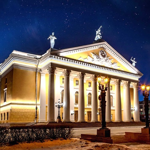 Театр имени Глинки пополнил фонд Российской государственной библиотеки искусств