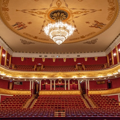 Нужен ли дресс-код в театре