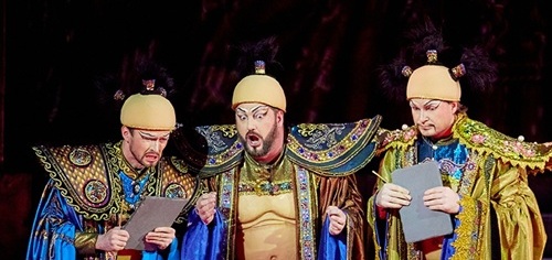 Ассоль, Понг, Эскамильо: дебюты апреля